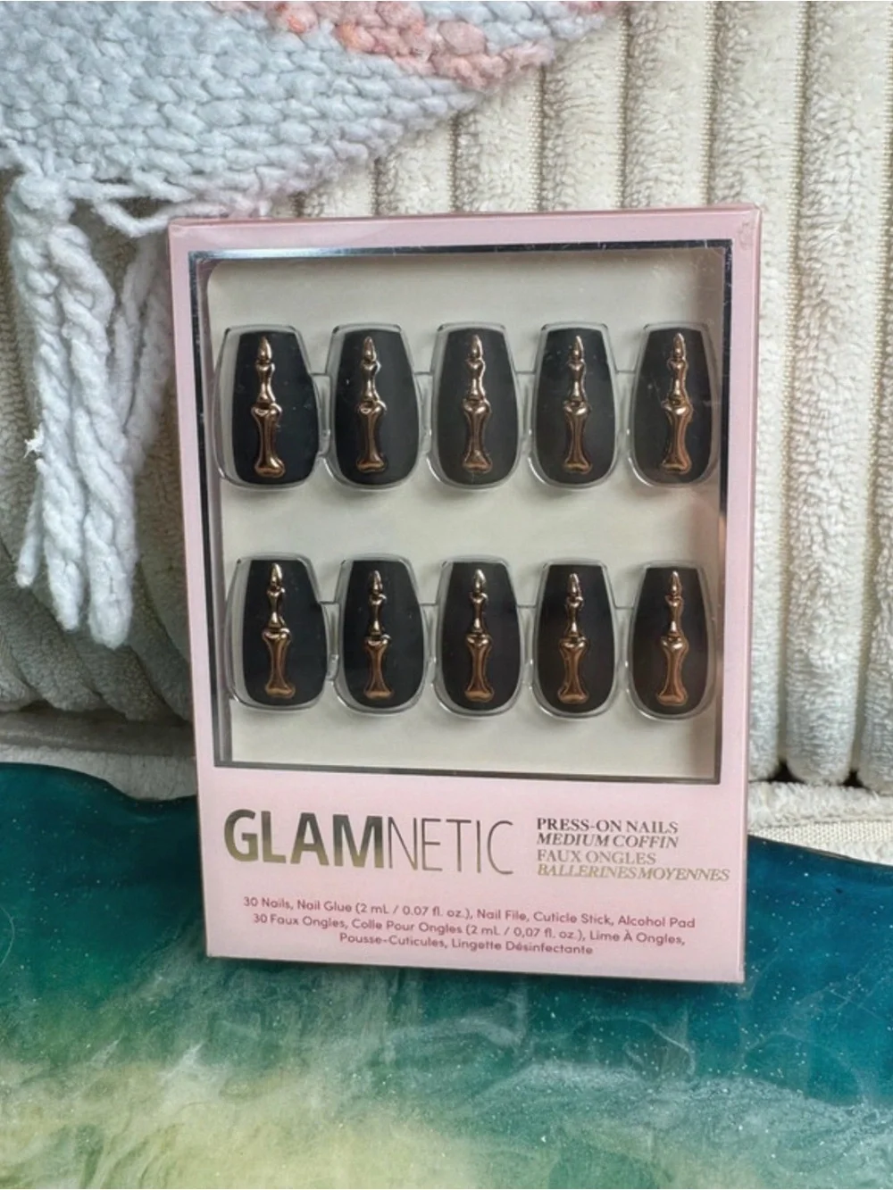 glamnetic rosy remains press on nails 🖤